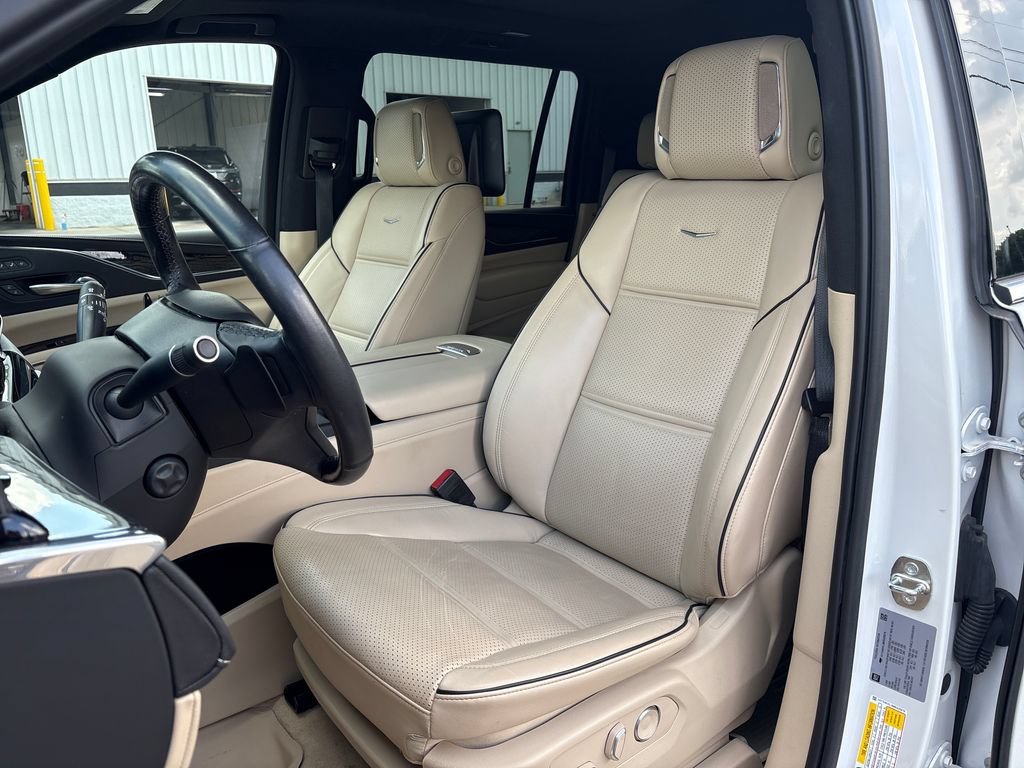 Certified 2021 Cadillac Escalade ESV Premium Luxury AWD/4WD image 15