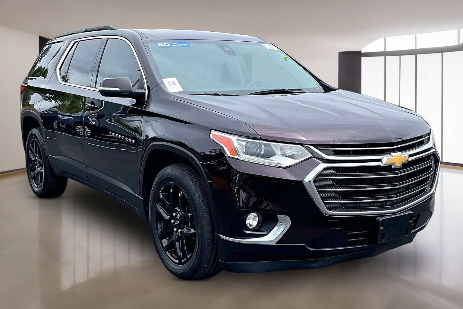 Used 2021 Chevrolet Traverse LT FWD image 1