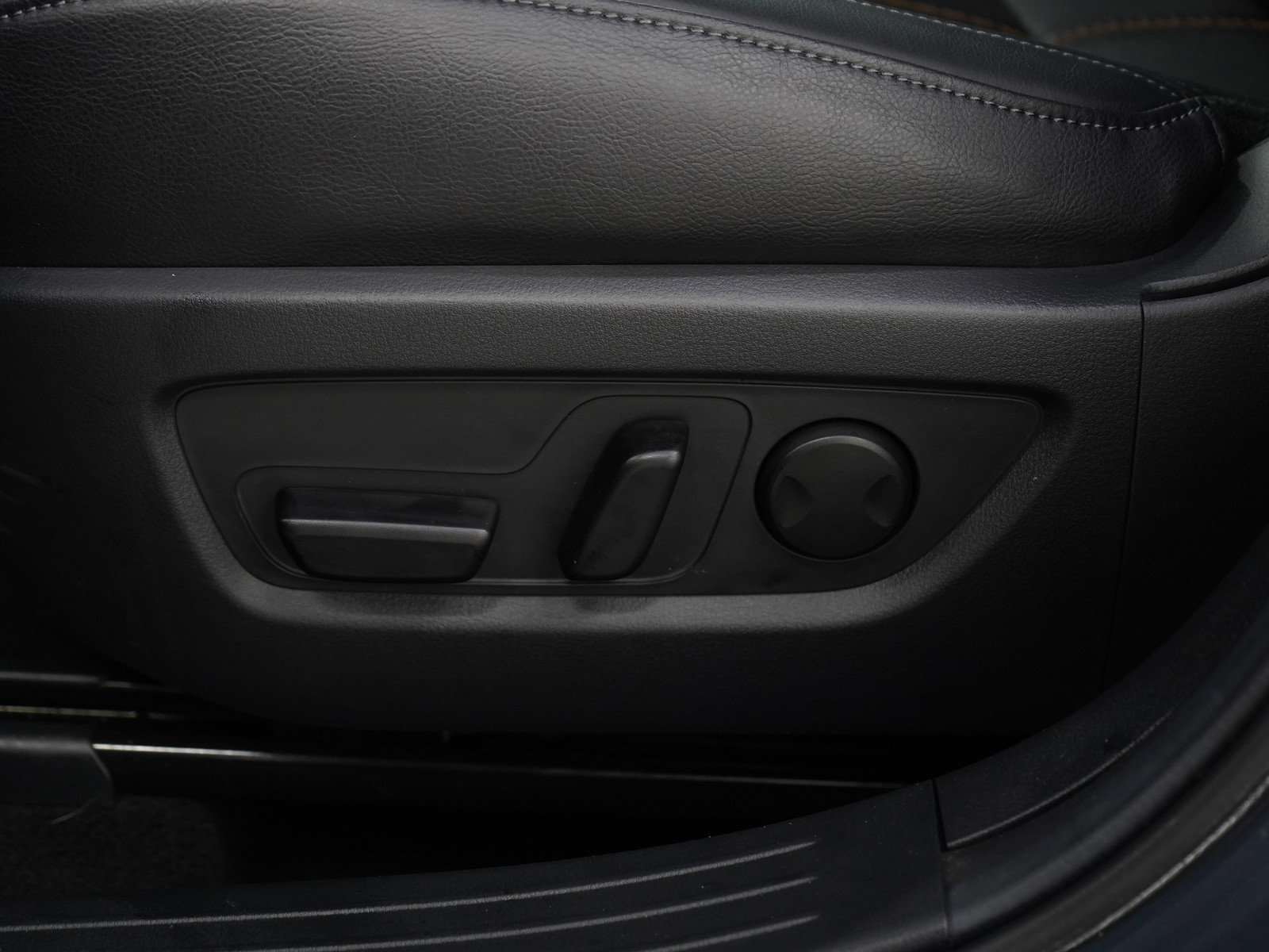 Certified 2025 MAZDA CX-50 2.5 Hybrid w/ Premium Plus Pkg image 29