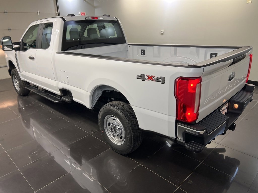 New 2026 Ford F250 XL w/ XL Chrome Package image 4