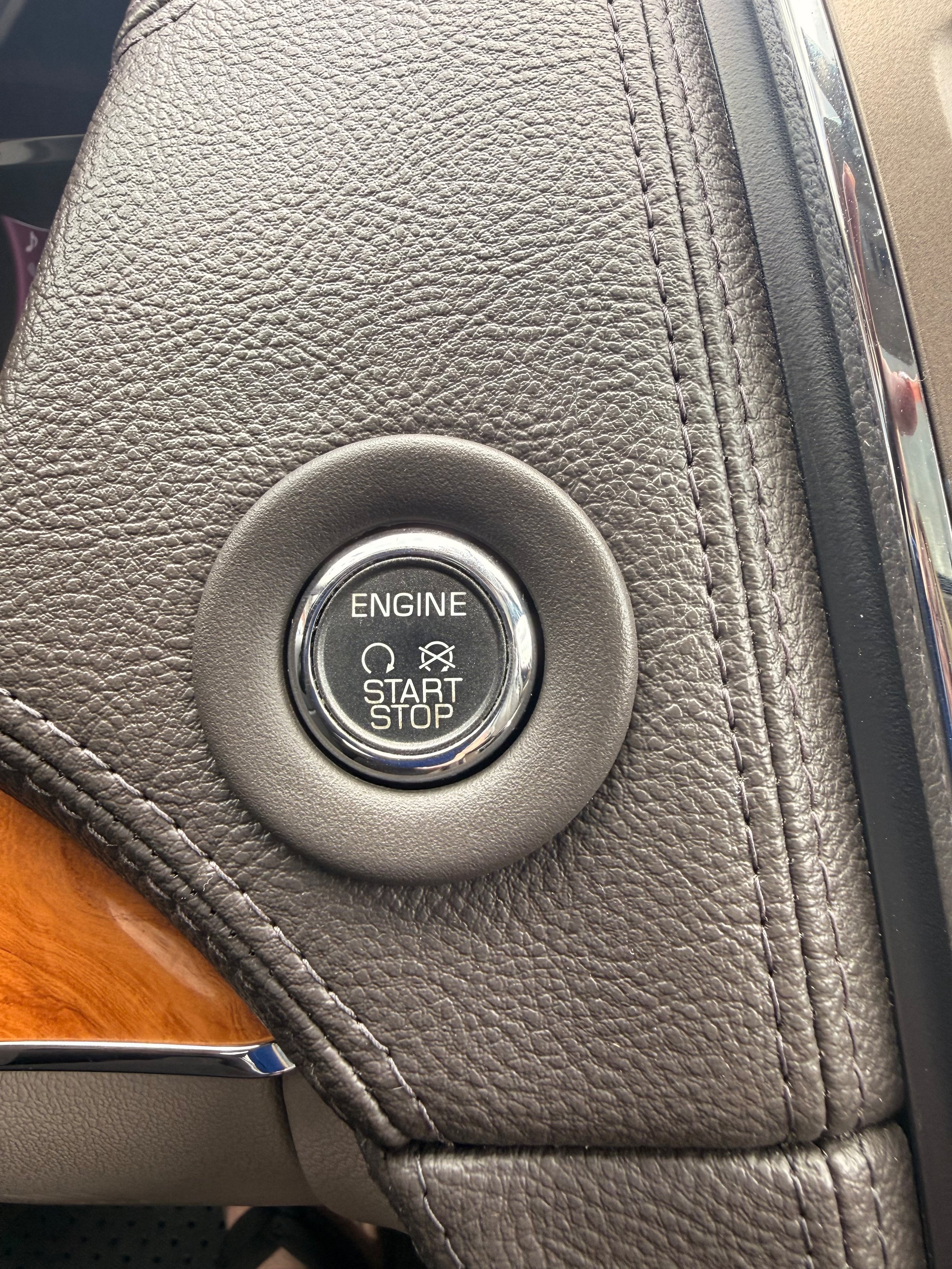 Used 2011 Lincoln MKX AWD w/ 102A Rapid Spec Order Code image 17