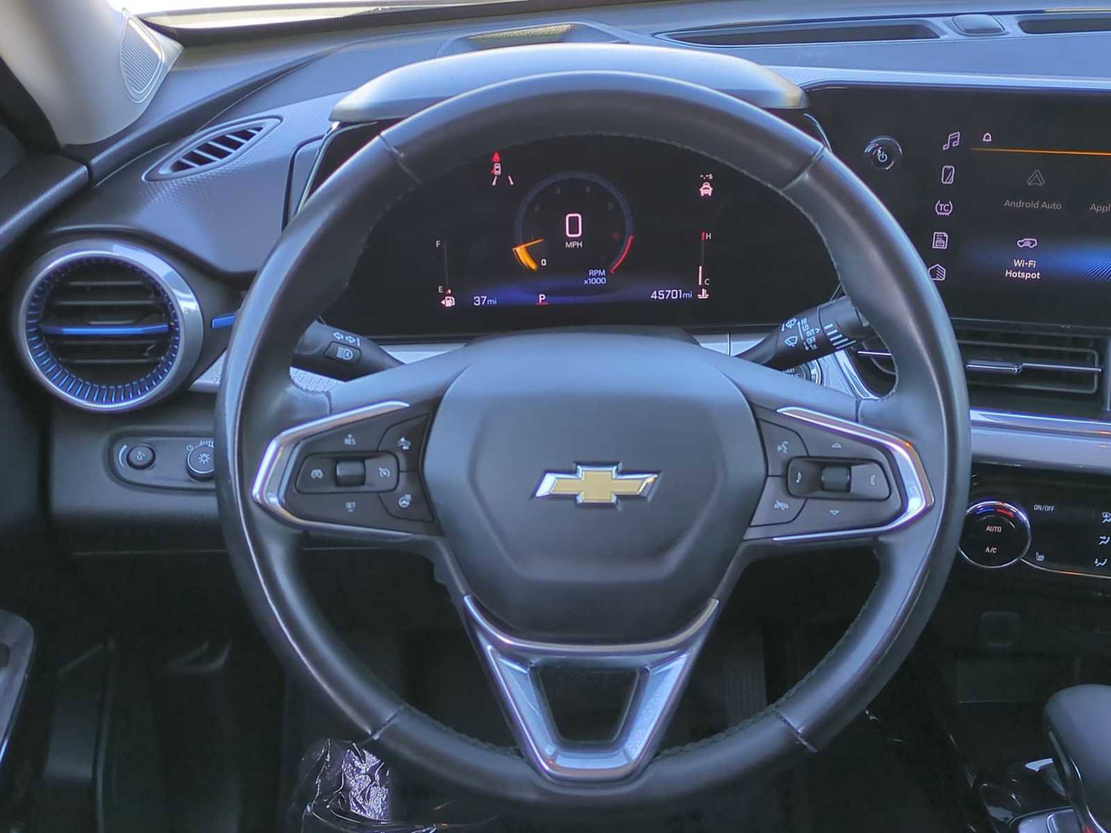 Used 2024 Chevrolet Trax LT w/ Driver Confidence Package image 14