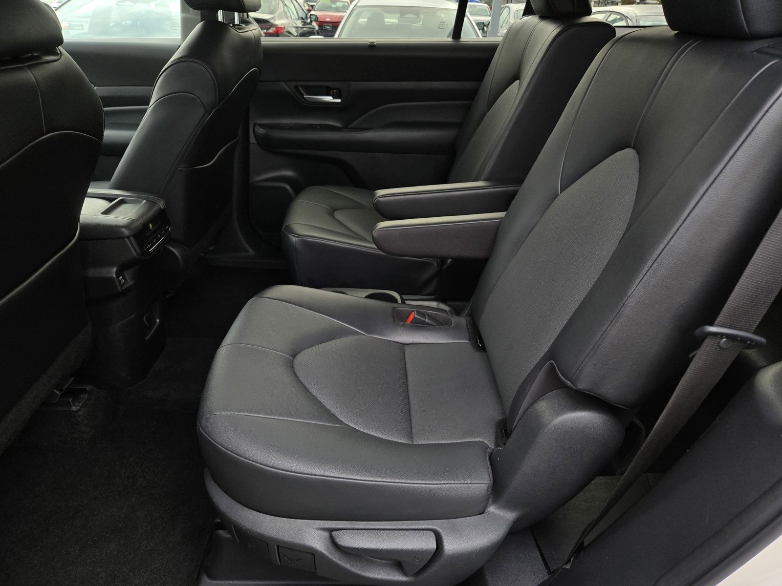 Certified 2024 Toyota Grand Highlander XLE image 11