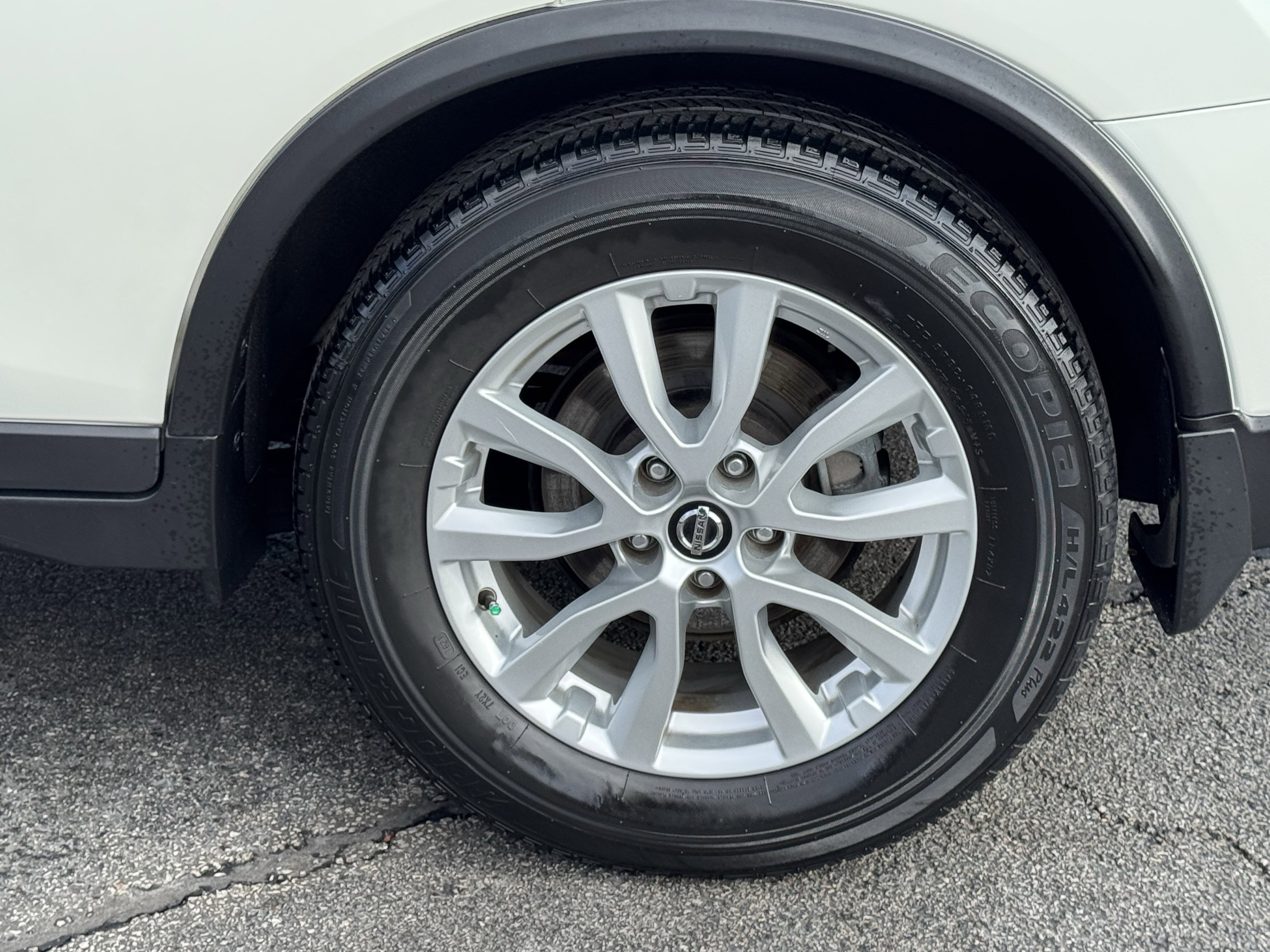 Used 2019 Nissan Rogue SV w/ Premium Package image 43