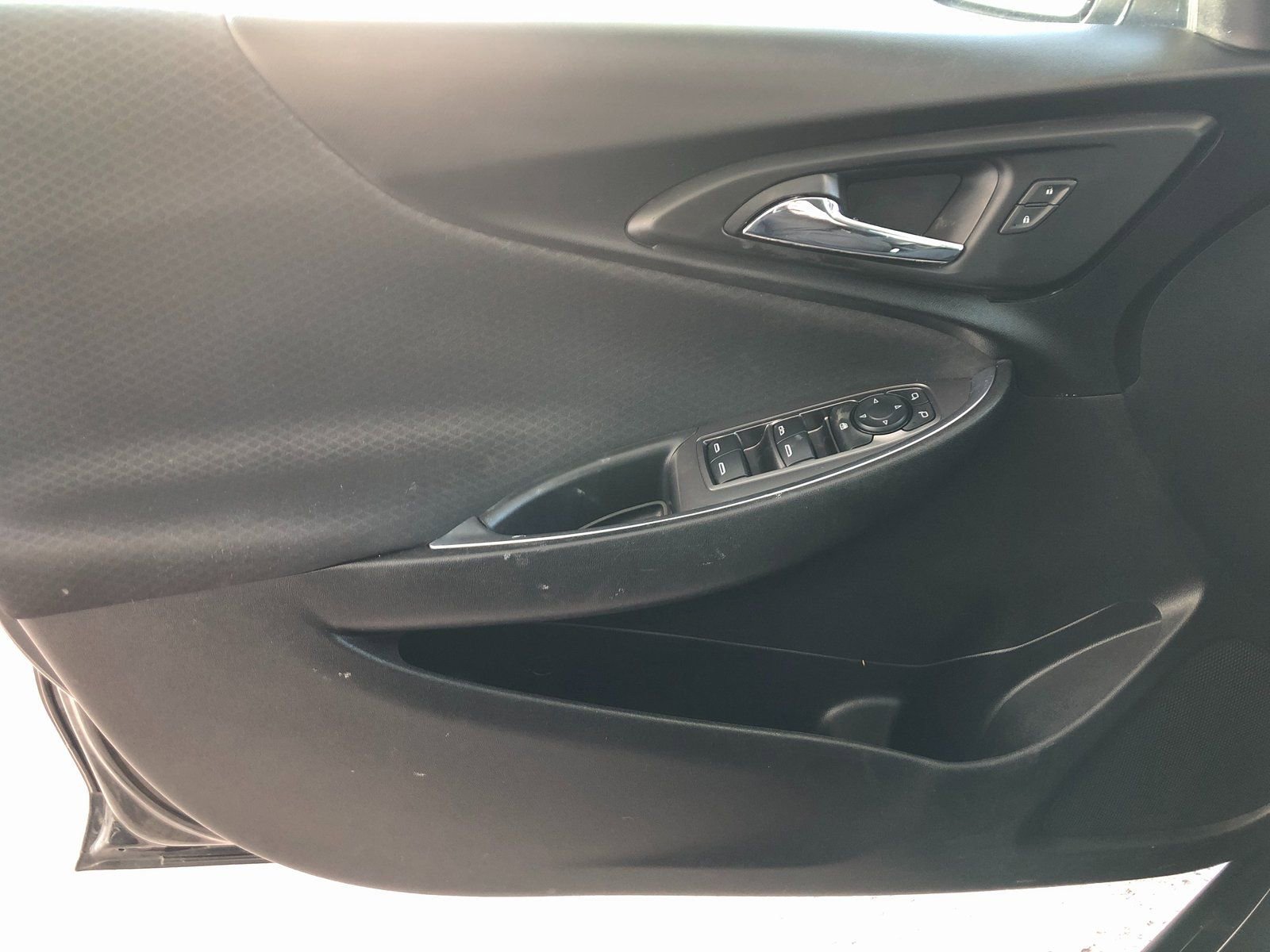 Used 2018 Chevrolet Malibu LT image 33