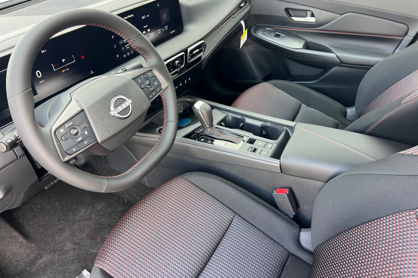 New 2027 Nissan Sentra SR w/ Floor Mat Package FWD image 7