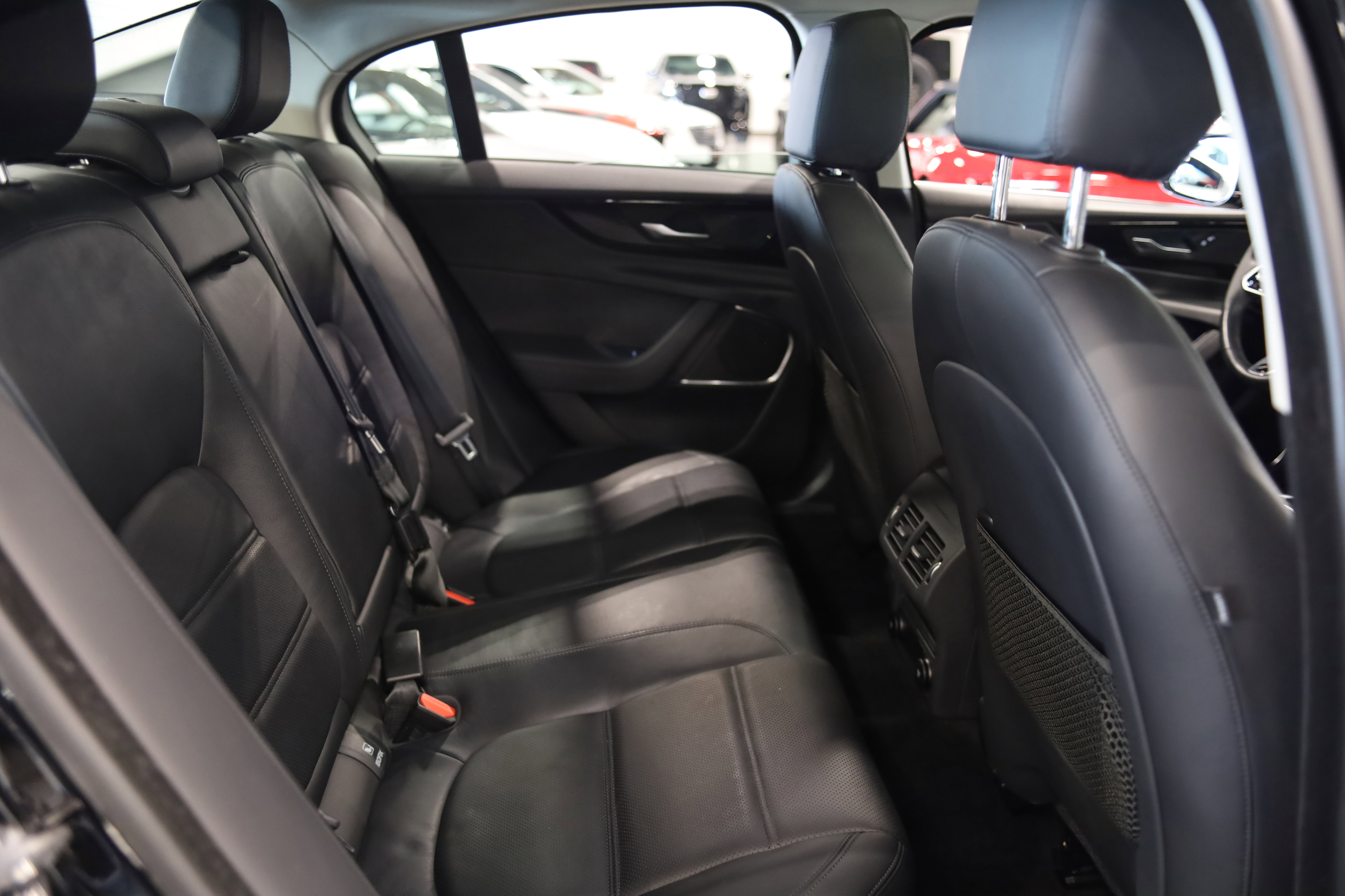 Used 2020 Jaguar XE S image 34