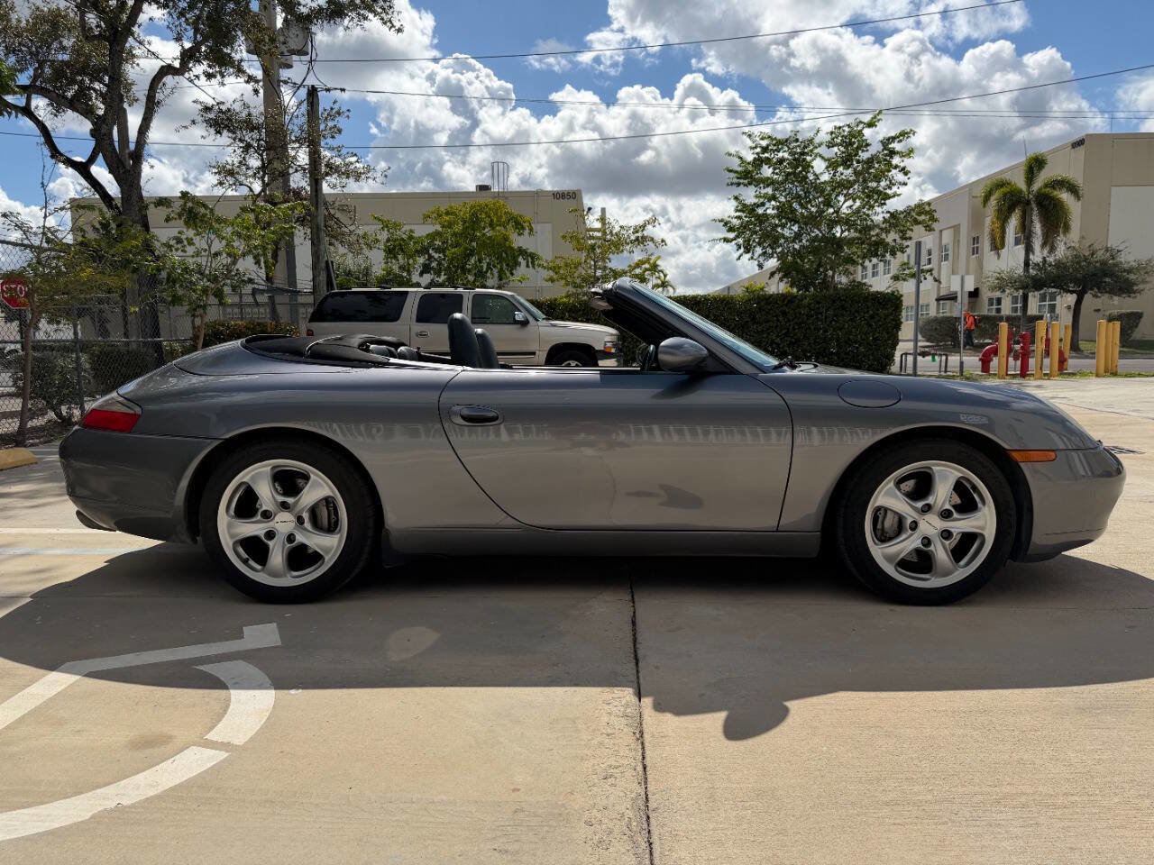 Used 2001 Porsche 911 Carrera 4 image 7