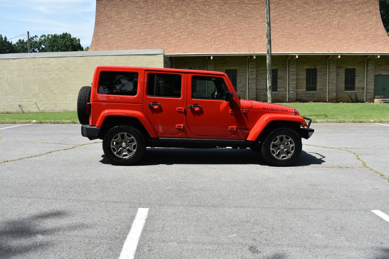 Used 2014 Jeep Wrangler Unlimited Rubicon w/ Connectivity Group AWD/4WD image 8