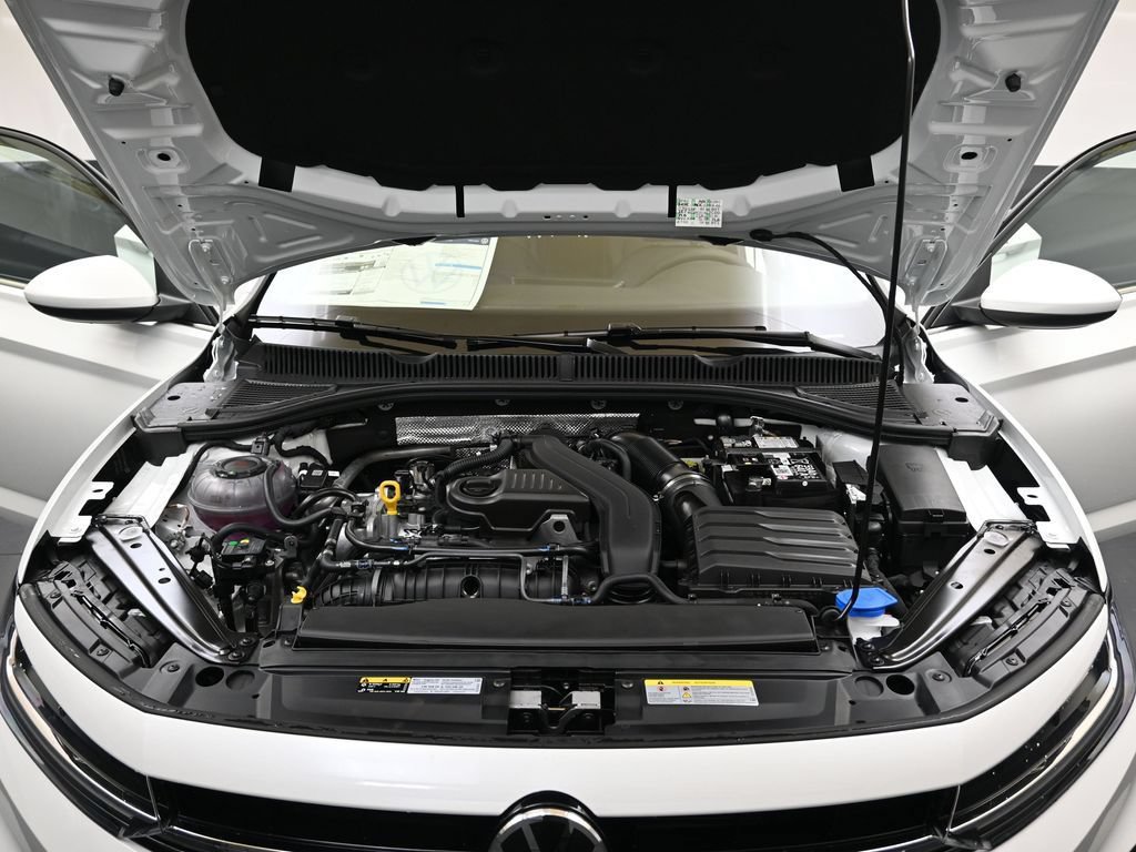 Used 2026 Volkswagen Jetta SE FWD image 9