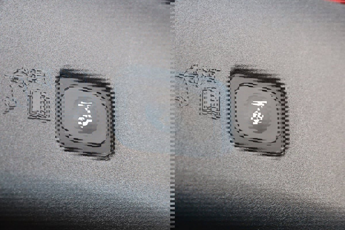 Used 2025 Lincoln Nautilus Premier image 56