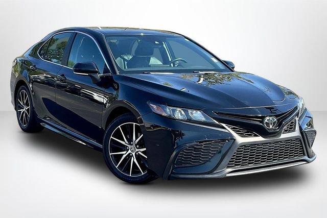 Used 2023 Toyota Camry SE FWD image 1