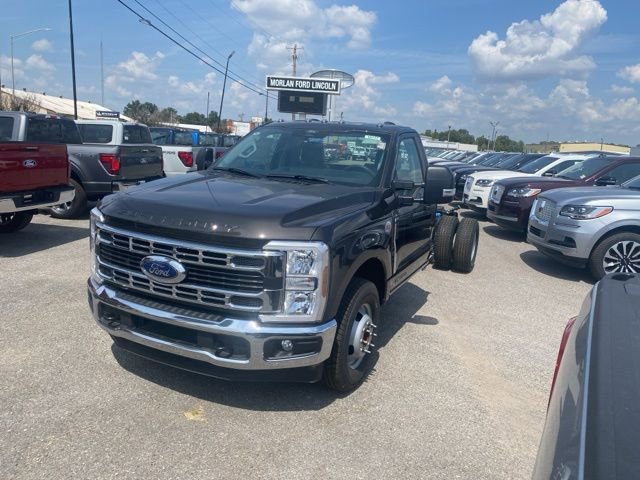New 2024 Ford F350 XL w/ XL Chrome Package image 2
