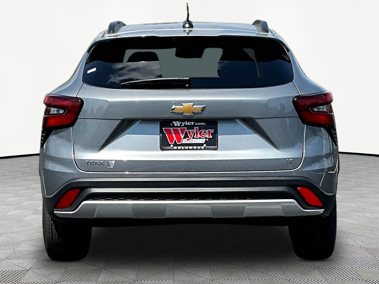 New 2026 Chevrolet Trax LT w/ Sunroof Package FWD image 5