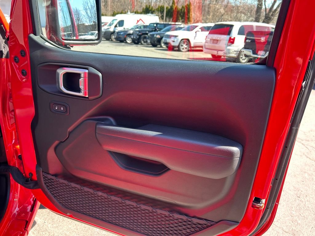 Used 2024 Jeep Wrangler Unlimited w/ Convenience Group image 33