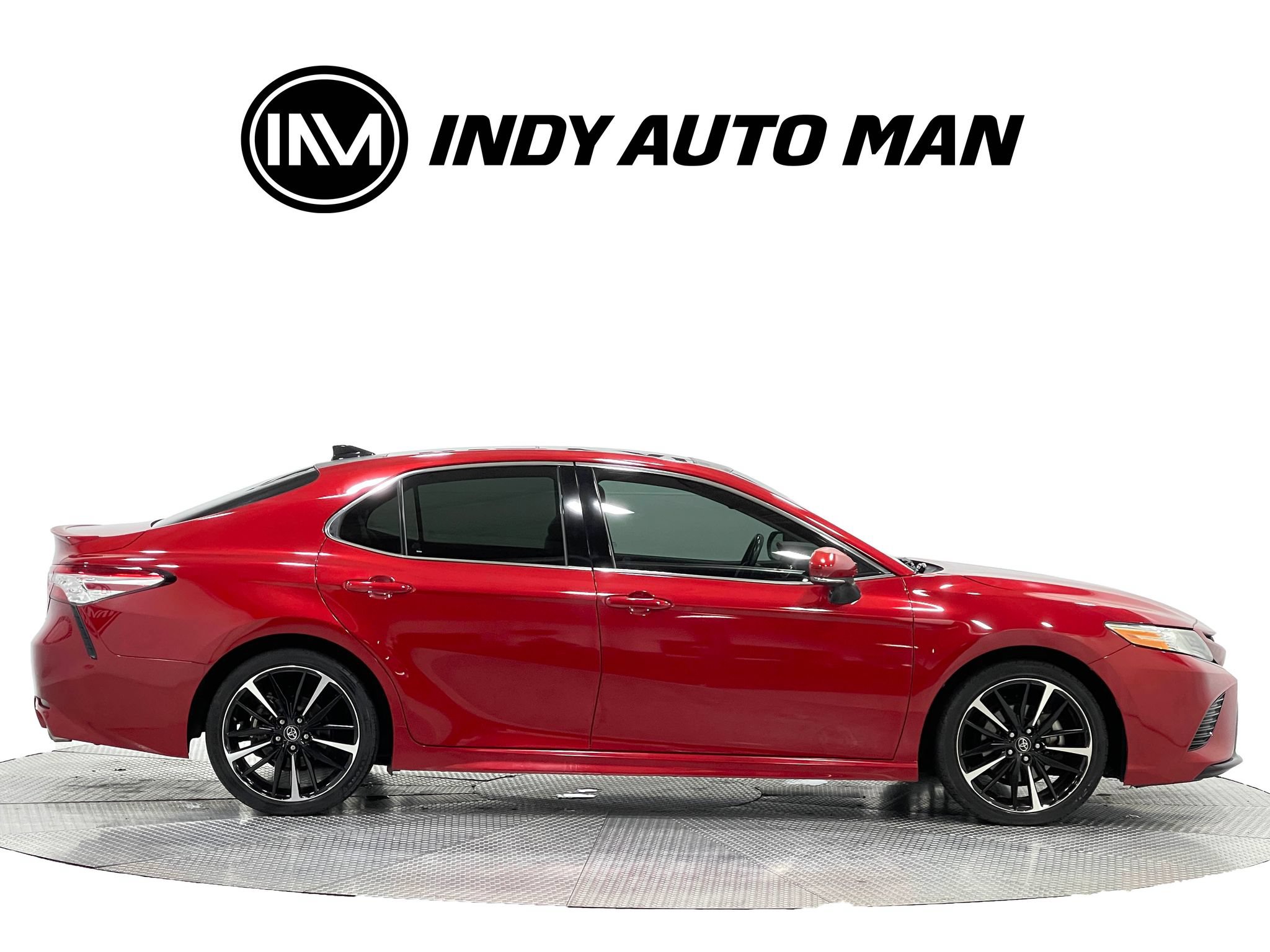Used 2020 Toyota Camry XSE FWD image 3