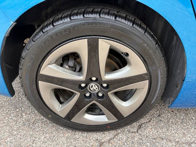 Used 2019 Toyota Prius XLE FWD image 18