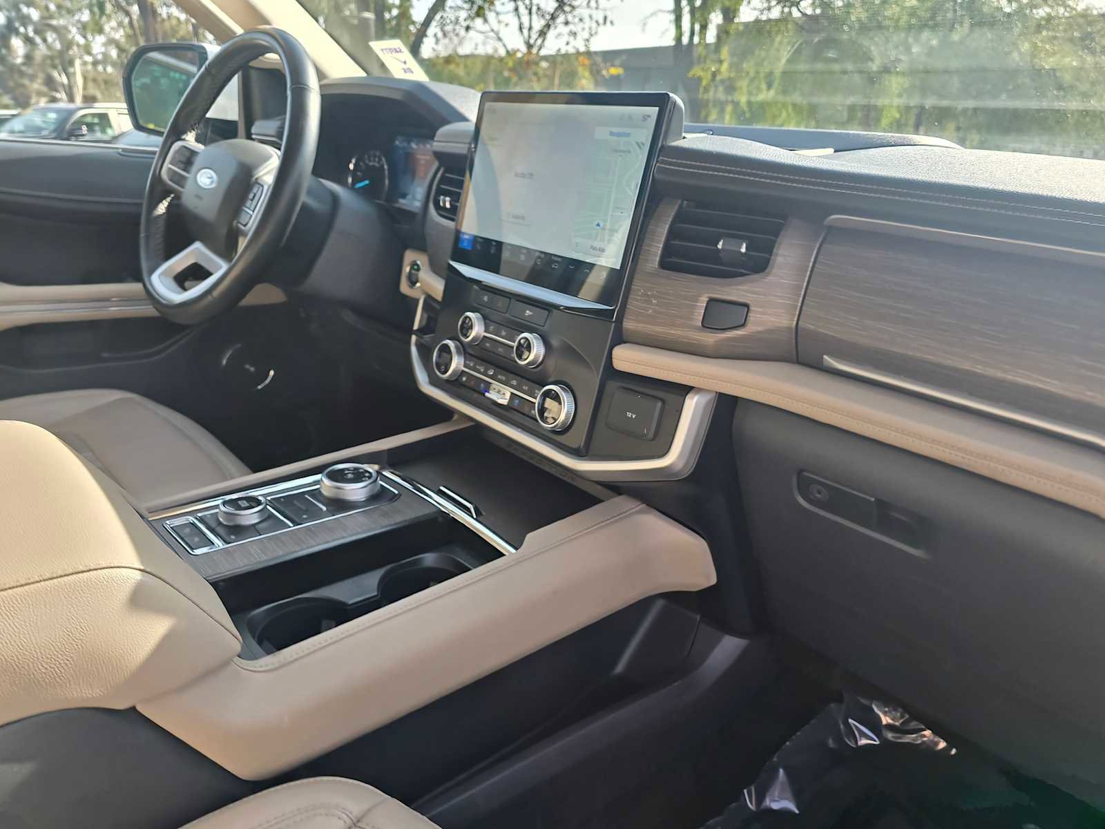 Used 2024 Ford Expedition Max Limited image 12