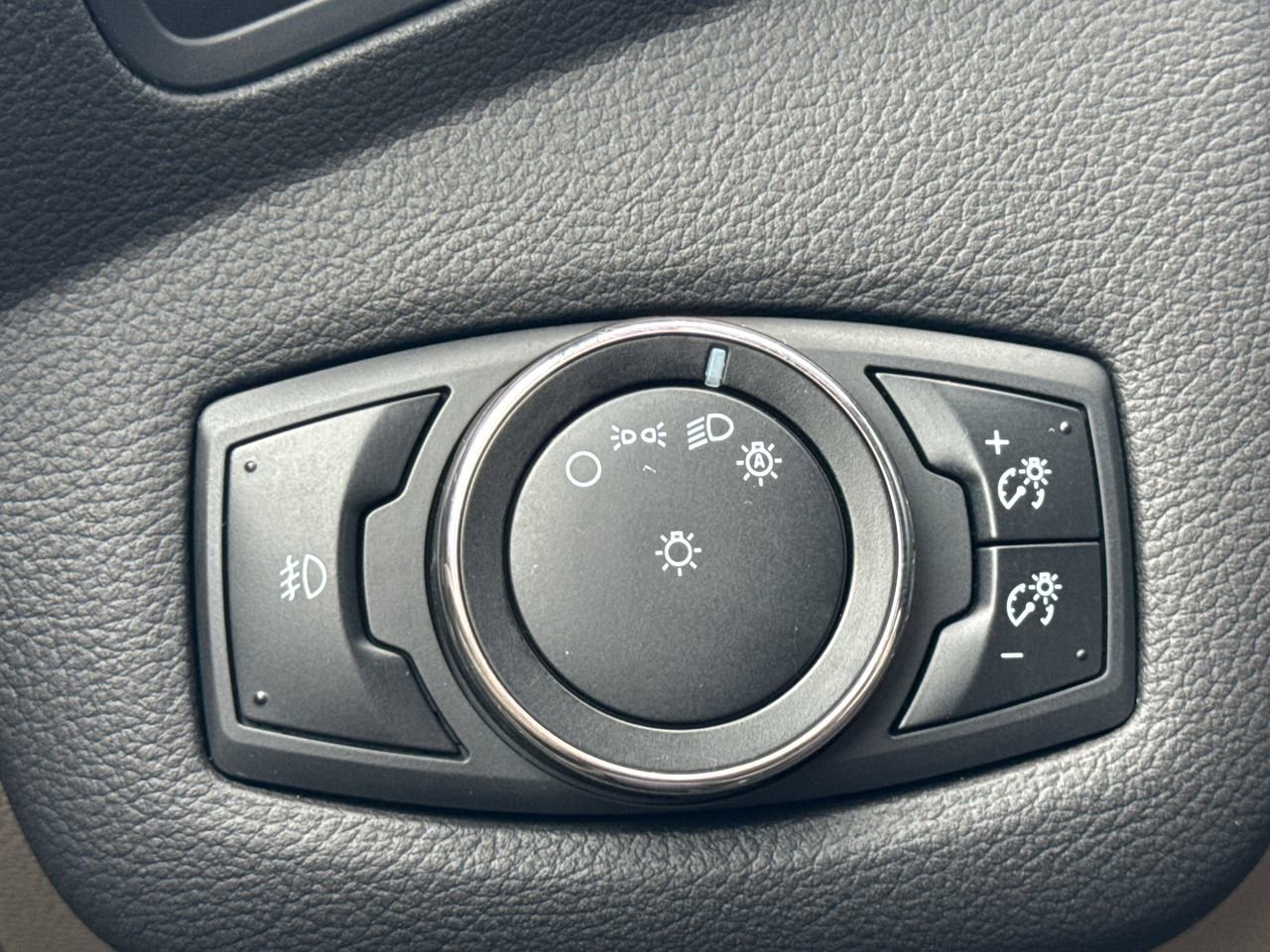 Used 2014 Ford Escape SE w/ Equipment Group 201A image 16