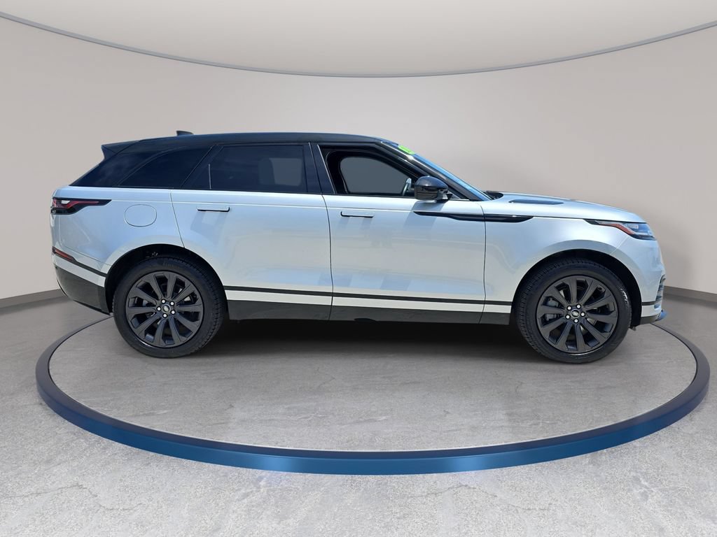 Certified 2022 Land Rover Range Rover Velar R-Dynamic S AWD/4WD image 4