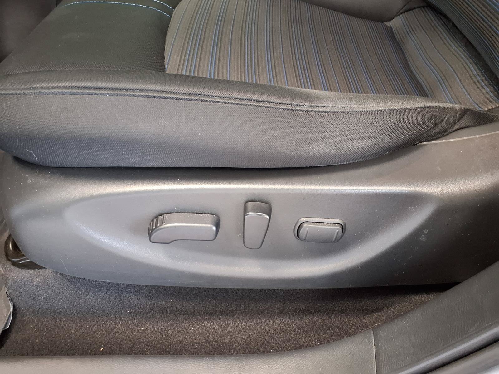 Used 2022 Nissan Leaf SV w/ SV Technology Package FWD image 21