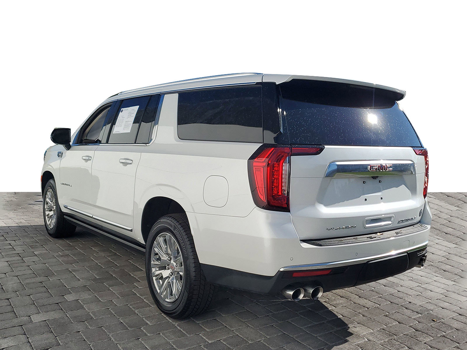 Certified 2022 GMC Yukon XL Denali image 4