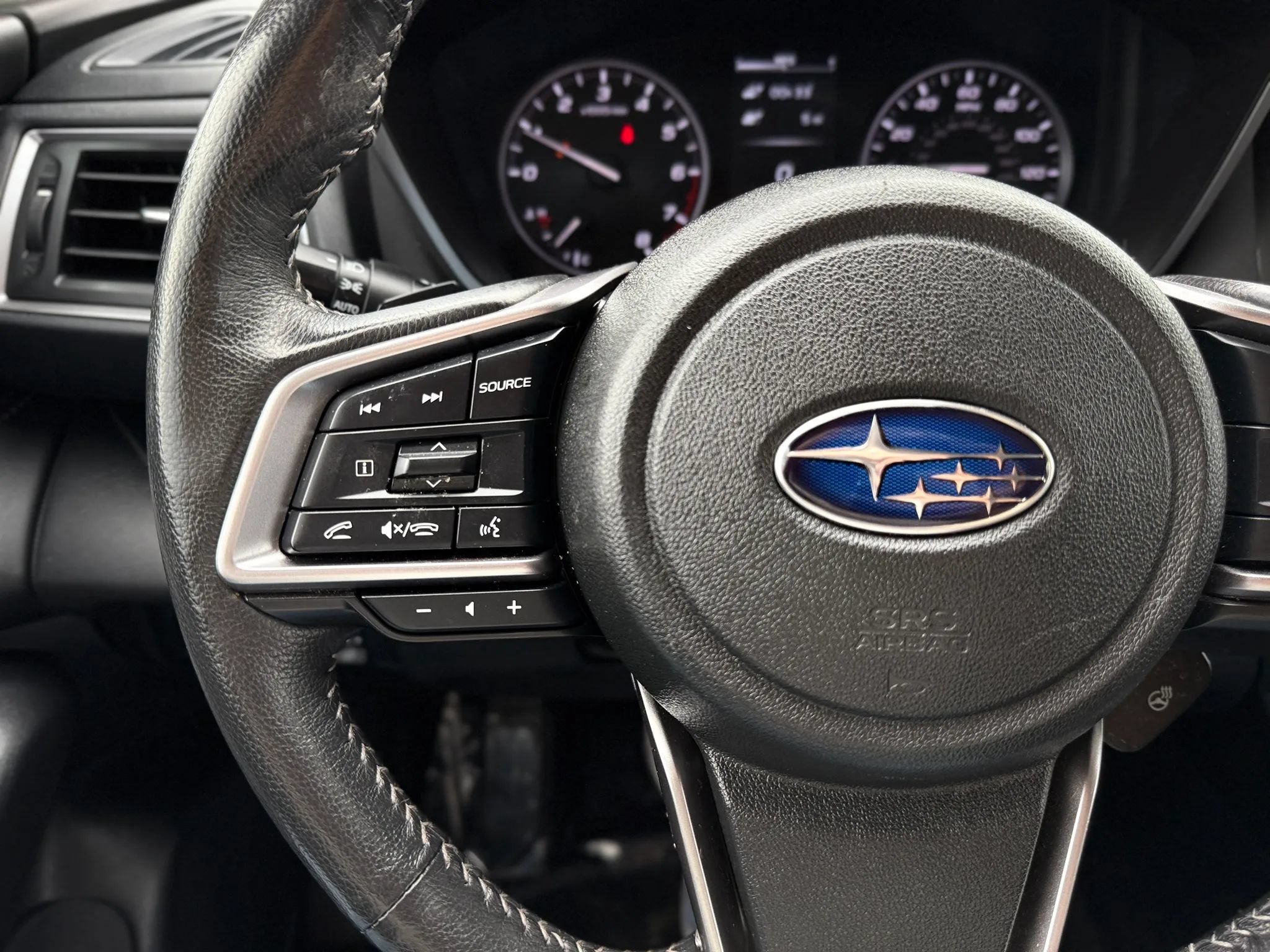 Used 2023 Subaru Ascent Limited AWD/4WD image 29