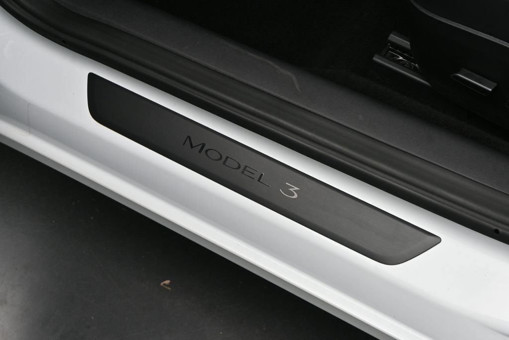 Used 2023 Tesla Model 3 Standard Range RWD image 5