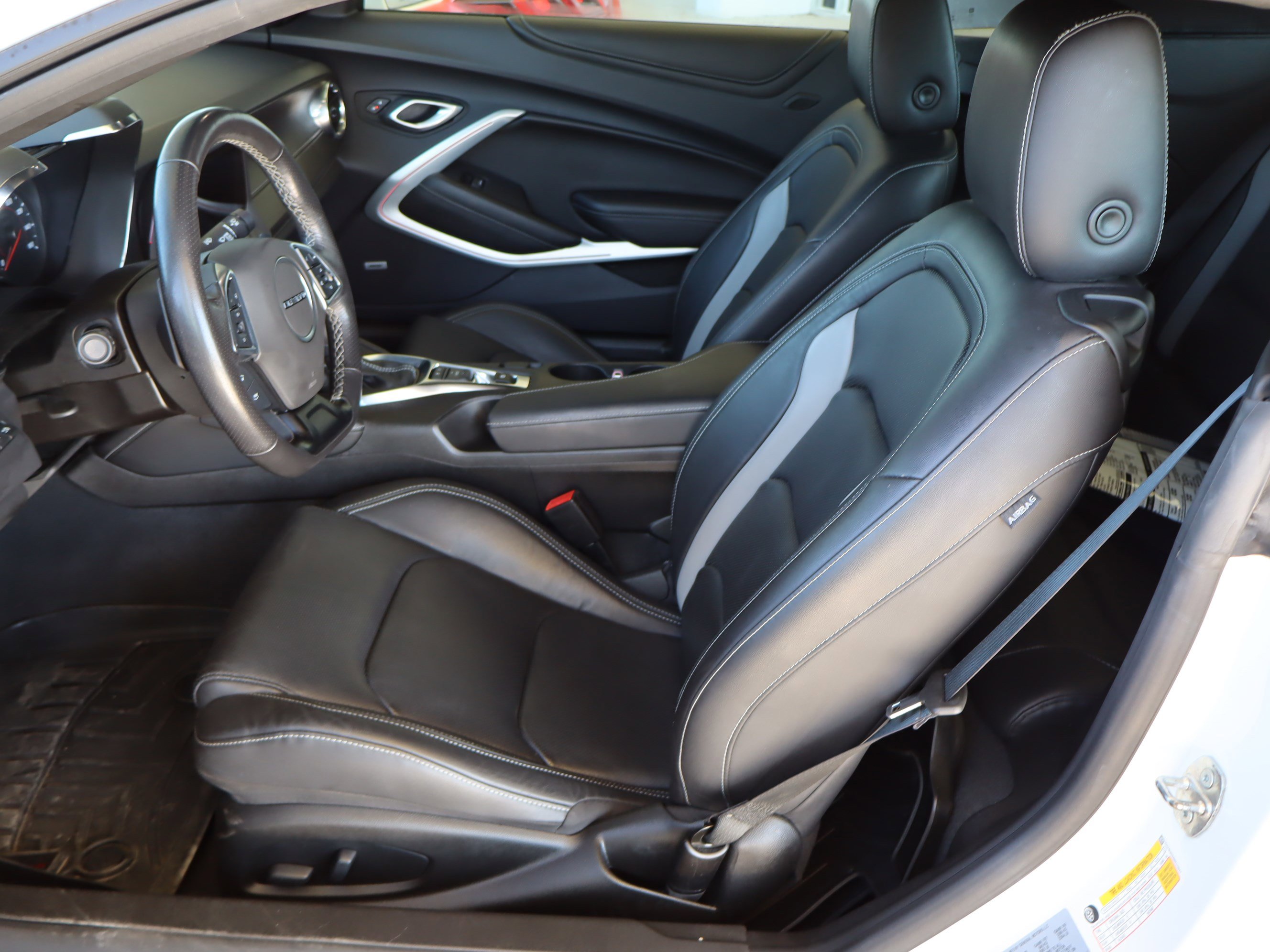 Used 2022 Chevrolet Camaro LT w/ RS Package image 13