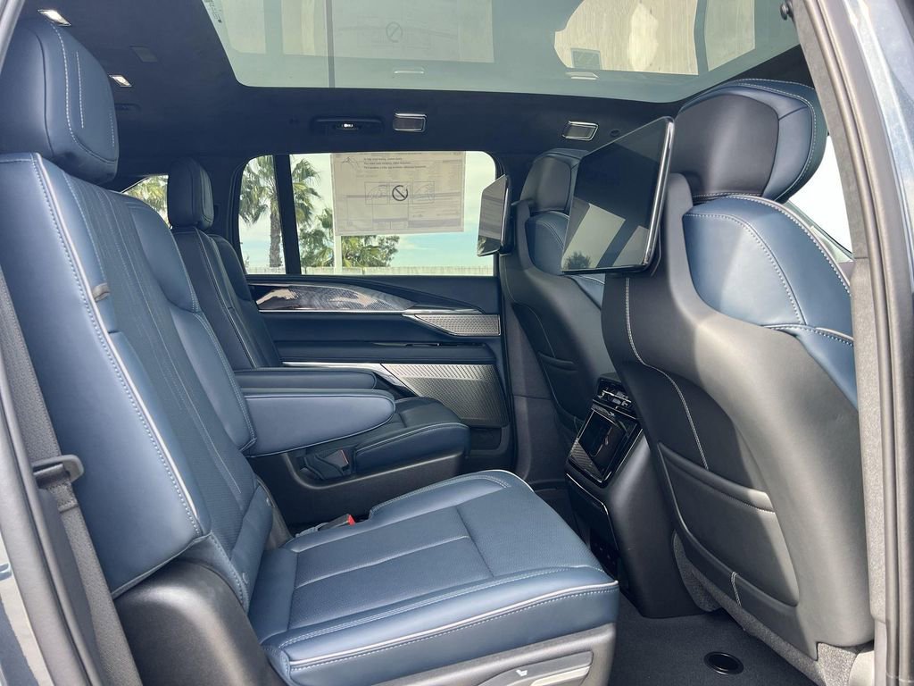 New 2025 Cadillac Escalade IQ Luxury 2 AWD/4WD image 33