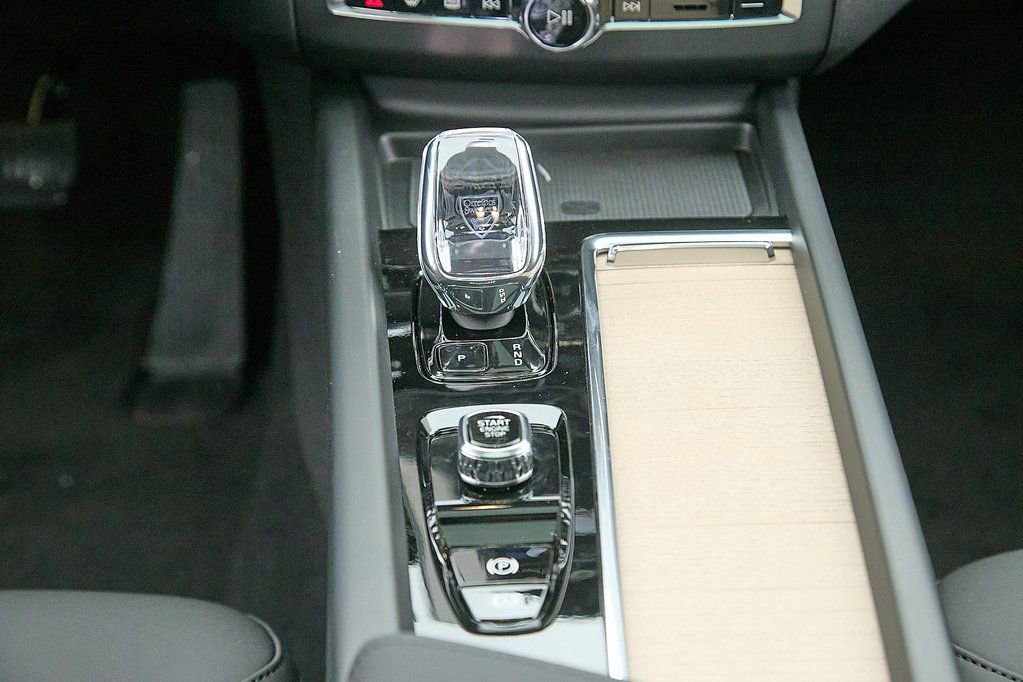 New 2026 Volvo XC60 B5 Core w/ Climate Package image 26