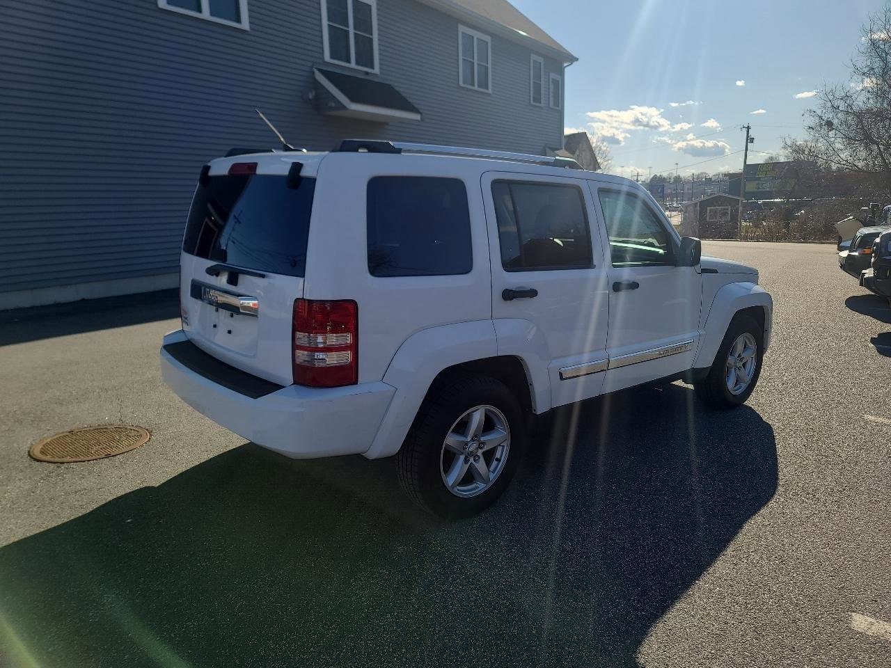 Used 2012 Jeep Liberty Limited w/ Comfort/Convenience Group image 7