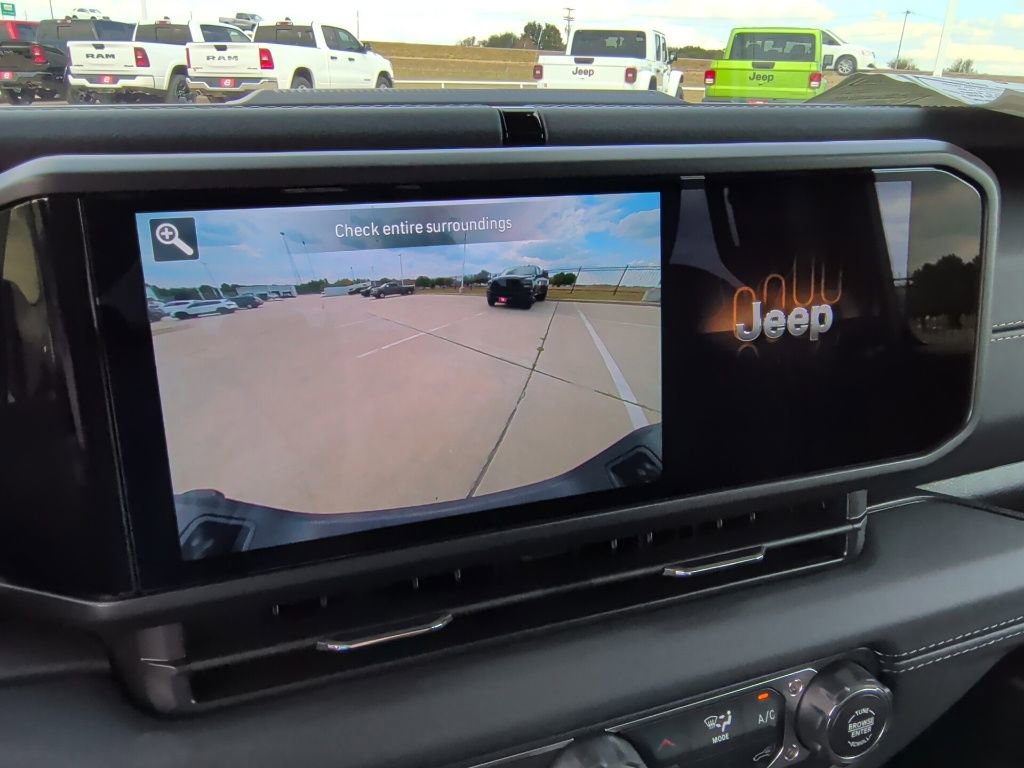 New 2025 Jeep Gladiator Sport AWD/4WD image 23