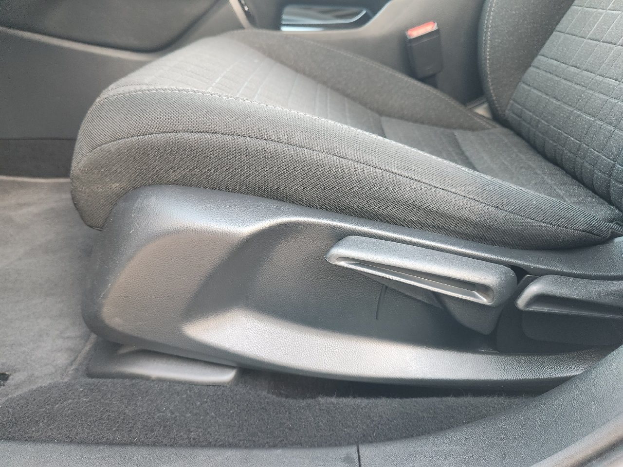 Used 2026 Honda HR-V LX image 23