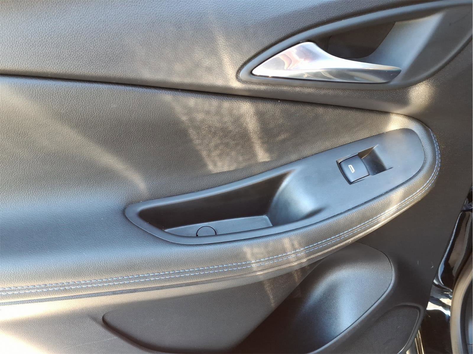 Used 2025 Buick Encore GX Sport Touring w/ Advanced Technology Package image 12