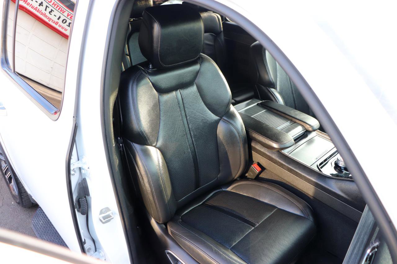 Used 2024 Jeep Wagoneer L Series II w/ Flexible Seating Group image 16