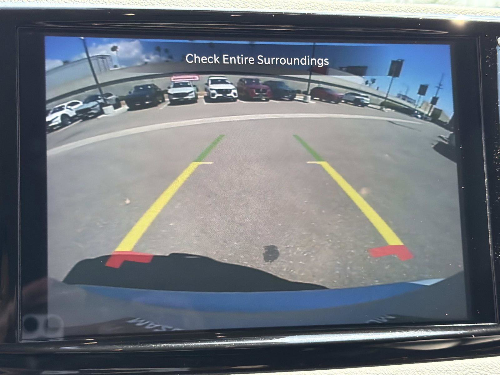 Used 2023 Chrysler Pacifica Touring-L FWD image 11