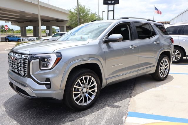 Used 2026 GMC Terrain Denali AWD/4WD image 3