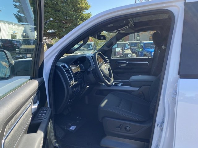 New 2026 RAM 1500 4x4 Crew Cab image 15