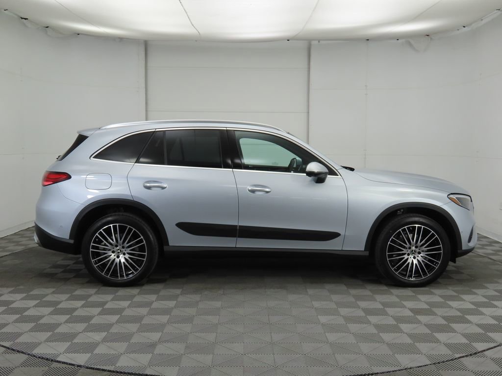 Certified 2025 Mercedes-Benz GLC 300 image 4