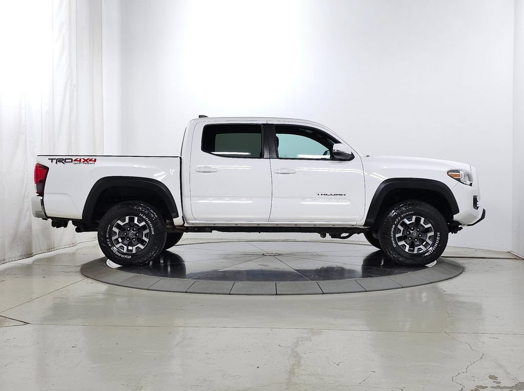Used 2019 Toyota Tacoma TRD Off-Road AWD/4WD image 9