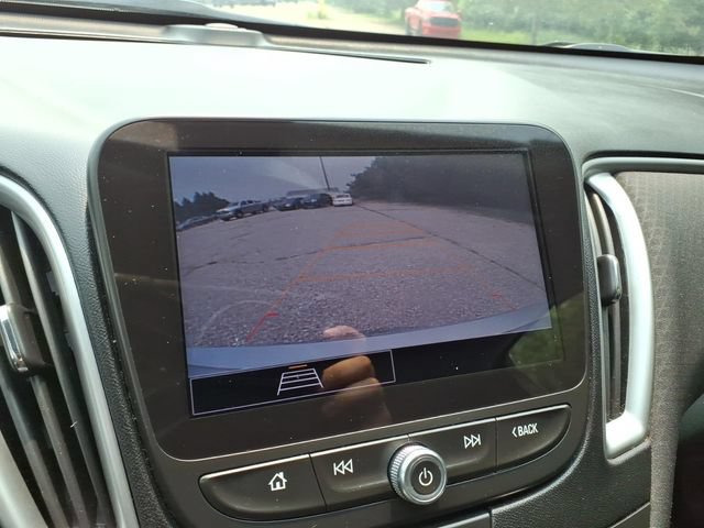 Used 2021 Chevrolet Malibu LS FWD image 18