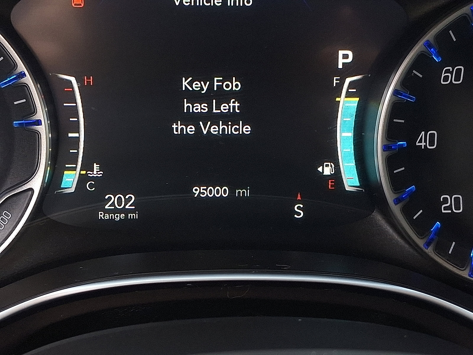 Used 2017 Chrysler Pacifica Touring-L Plus image 2