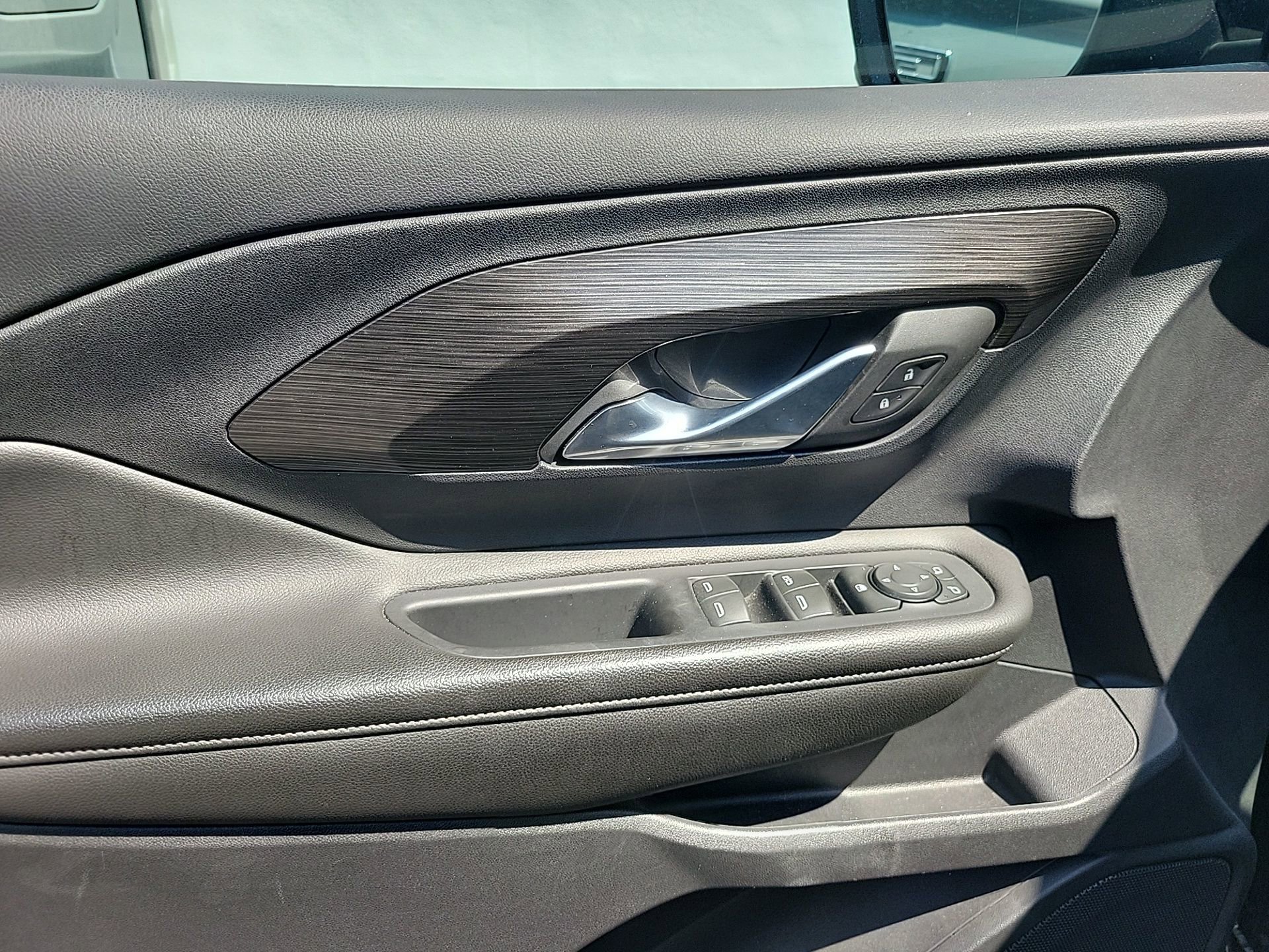 Used 2022 GMC Terrain SLE image 22