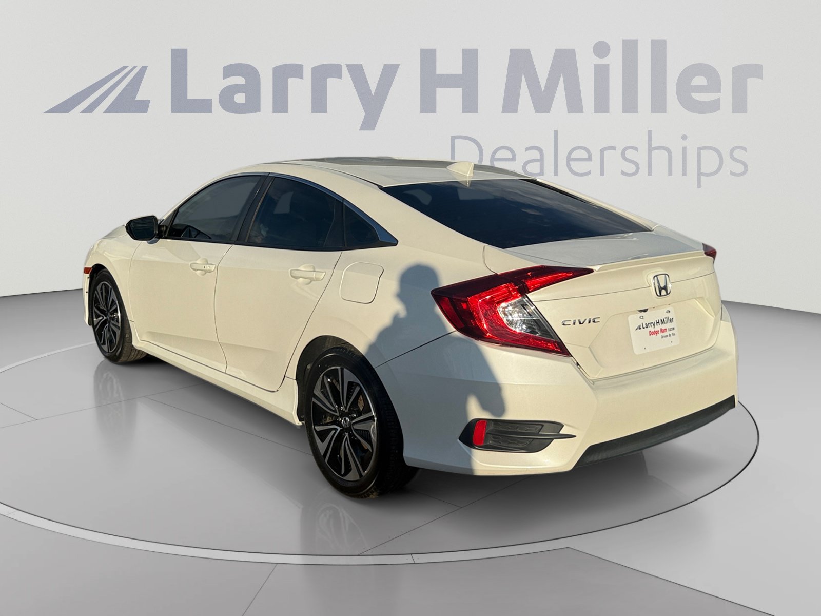 Used 2016 Honda Civic EX-L image 3