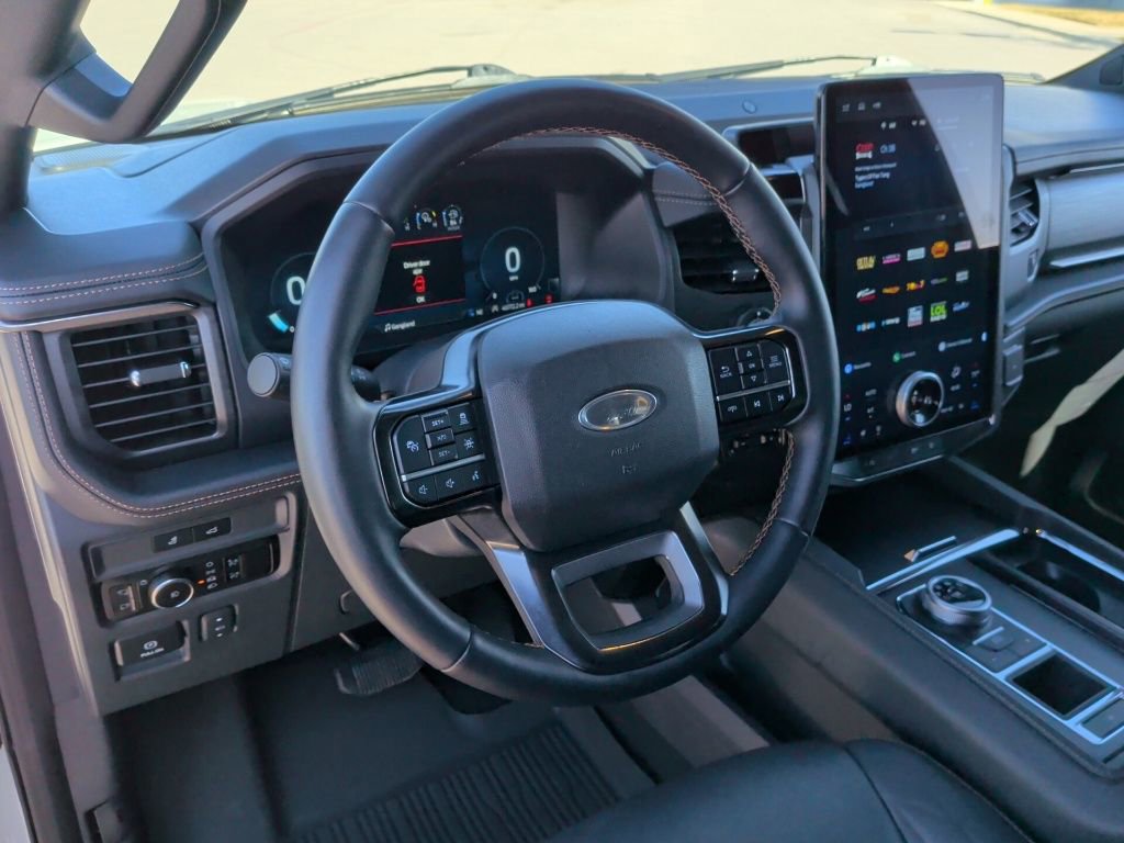 Used 2024 Ford Expedition Platinum image 15