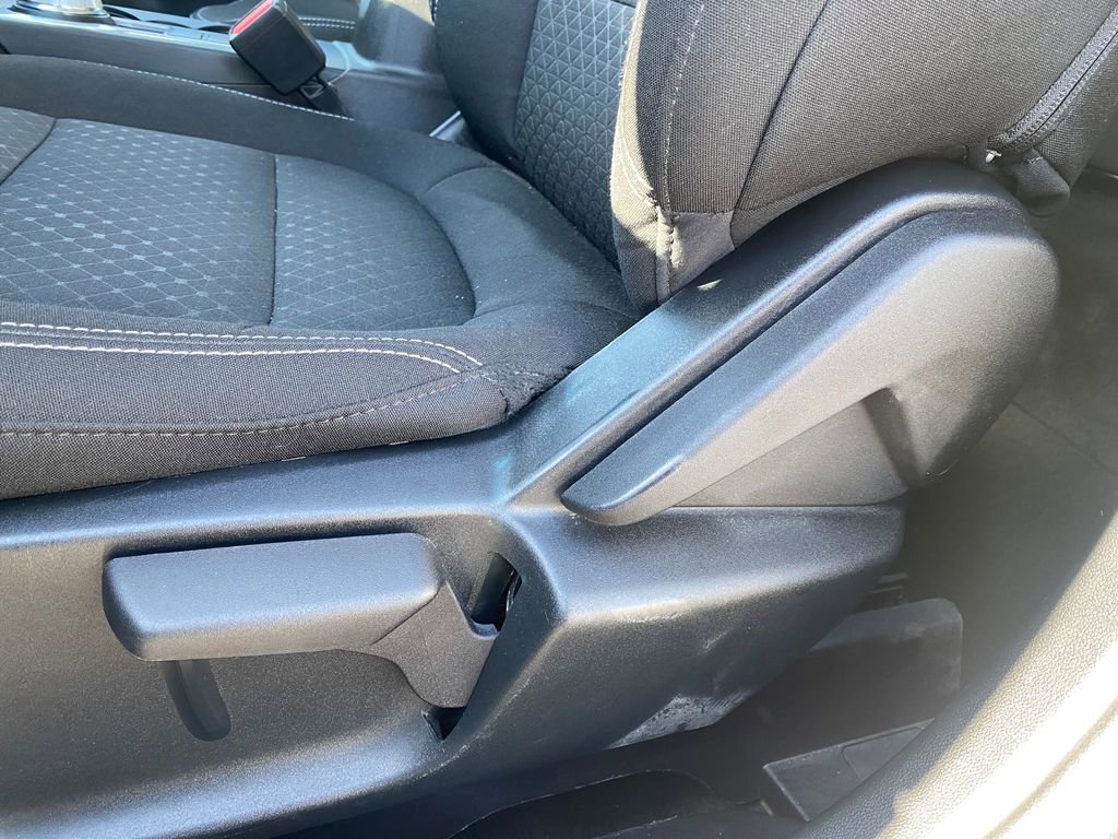 Used 2025 Ford Escape Active AWD/4WD image 11