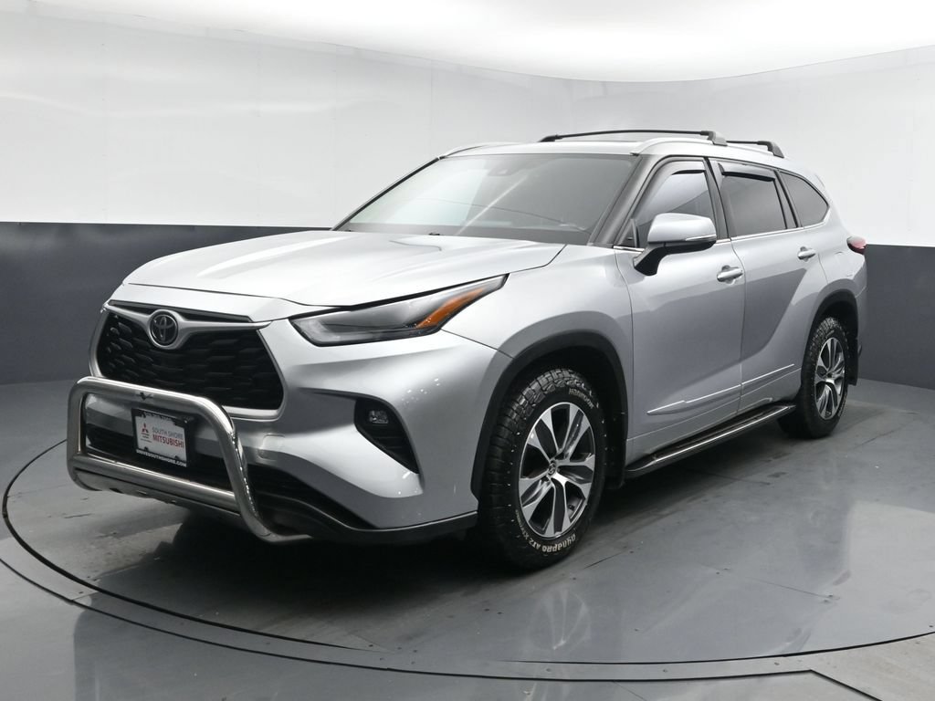 Used 2022 Toyota Highlander XLE