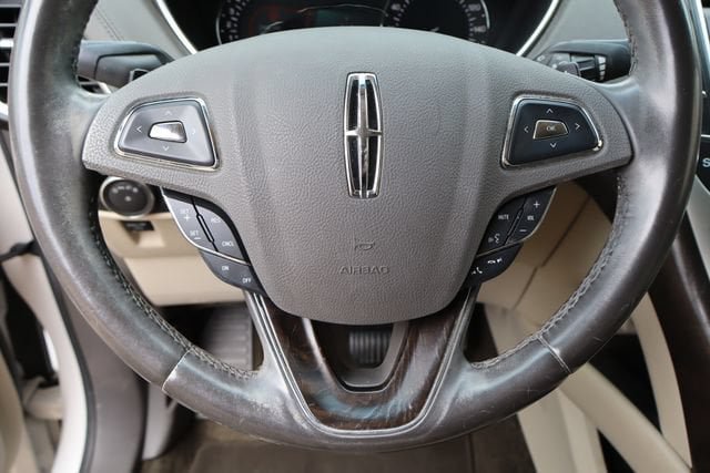 Used 2016 Lincoln MKX Reserve w/ Climate Package FWD image 12