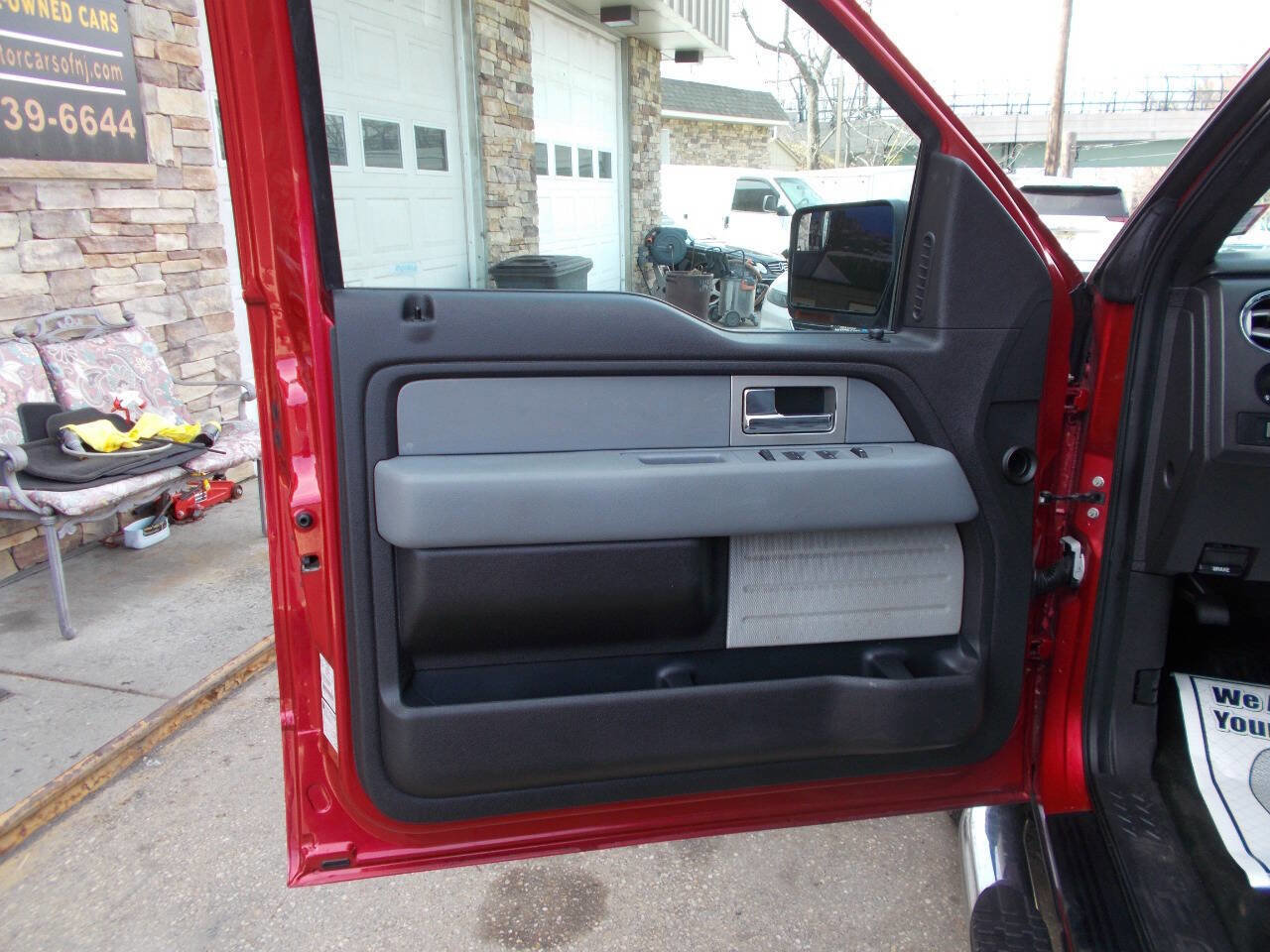 Used 2011 Ford F150 XLT w/ XLT Chrome Pkg AWD/4WD image 15